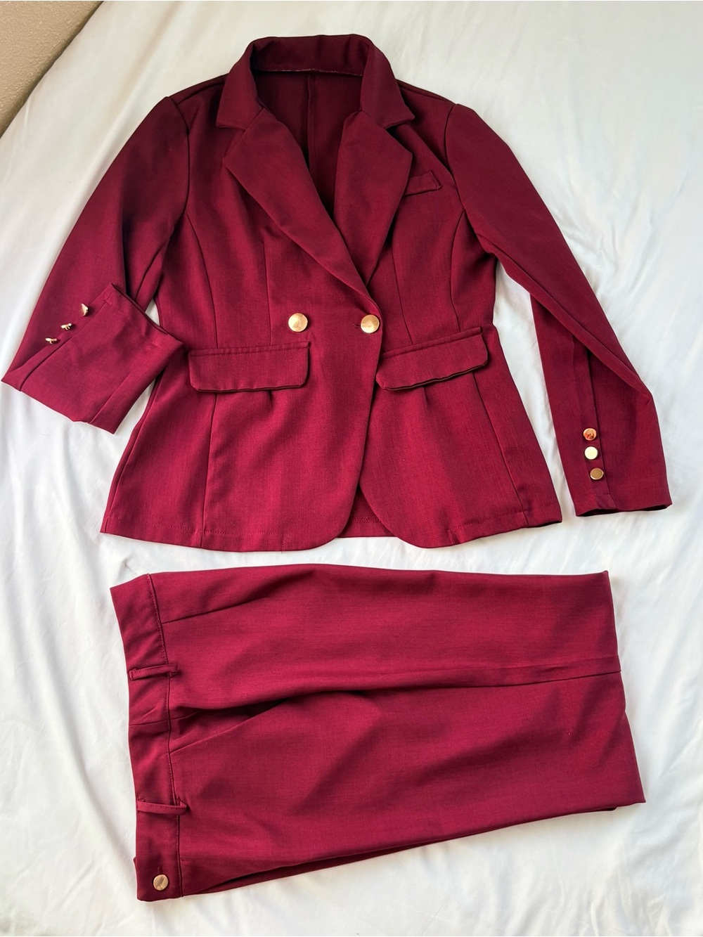 Women's Burgundy Two-Piece Blazer & Pants Suit